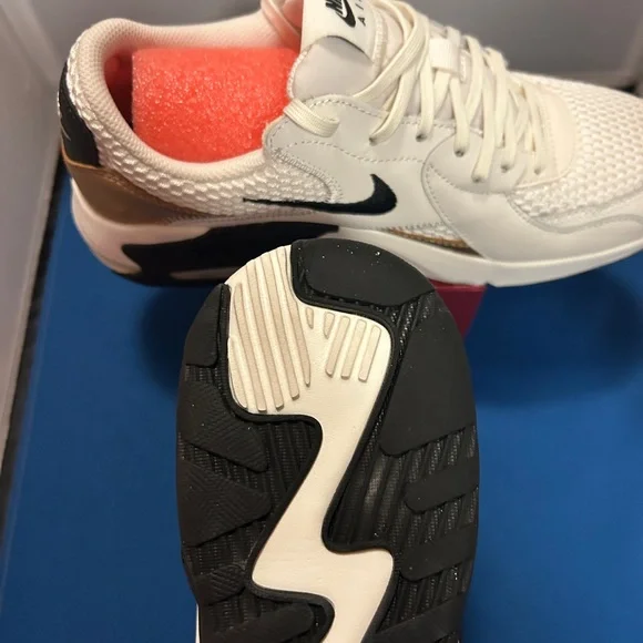 Nike Air Max - Picture 8 of 12